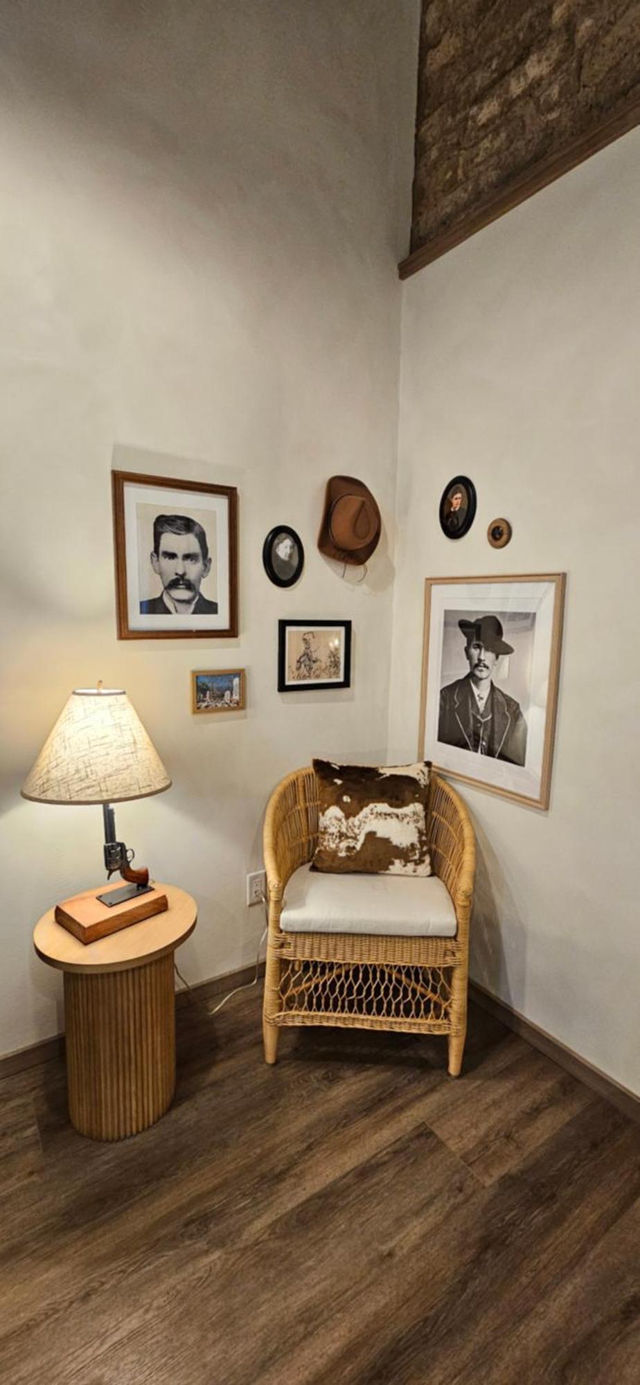 Inn History Tombstone Esterno foto